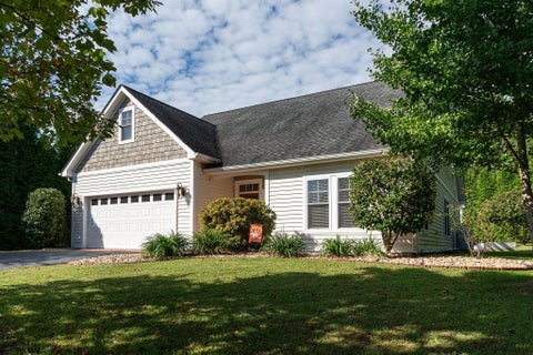 Photo for 208 GLEN CIR
