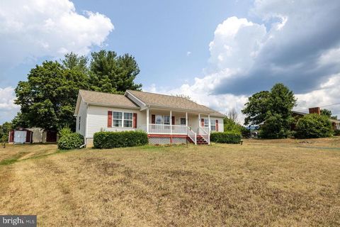 A home in LURAY