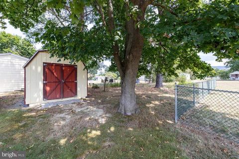 A home in LURAY