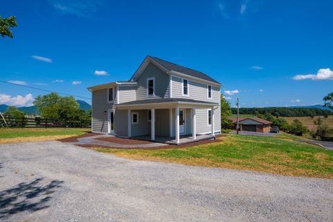 A home in ROCKINGHAM