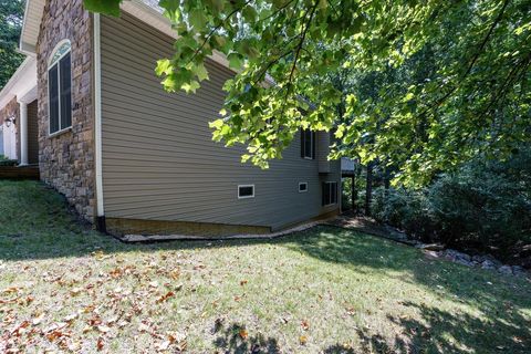 A home in MCGAHEYSVILLE