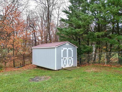 A home in GROTTOES