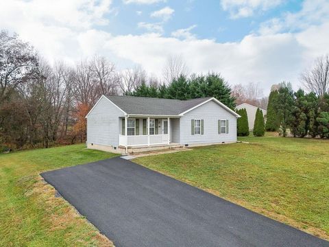 A home in GROTTOES