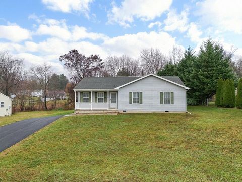 A home in GROTTOES