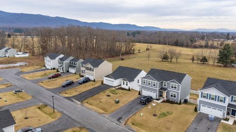 A home in GROTTOES