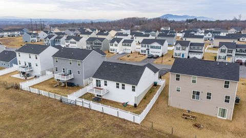 A home in GROTTOES