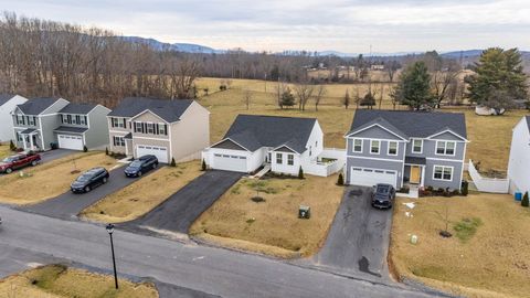 A home in GROTTOES