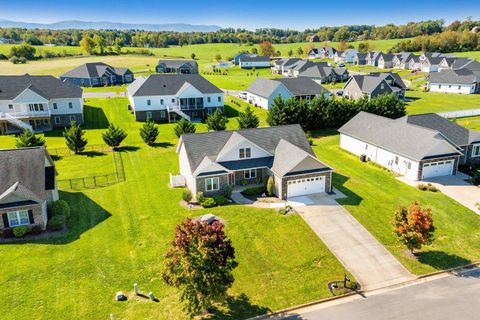 A home in WAYNESBORO