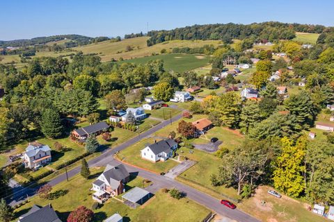 A home in MOUNT SIDNEY