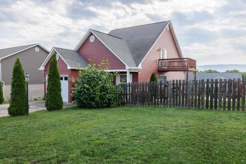 A home in WAYNESBORO