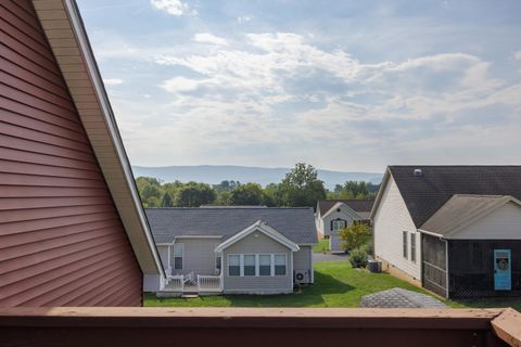 A home in WAYNESBORO