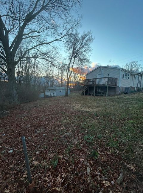 A home in WAYNESBORO