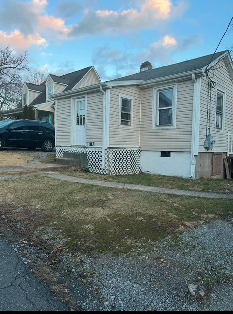 A home in WAYNESBORO