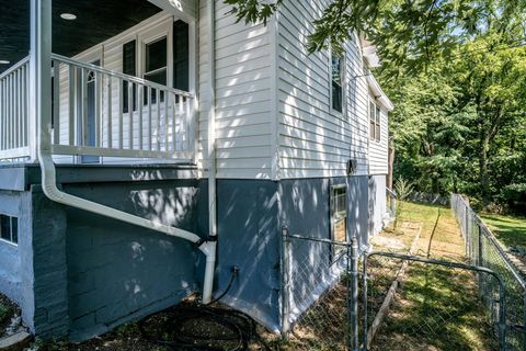 A home in STAUNTON