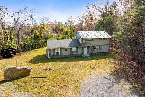 A home in LURAY