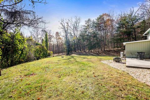 A home in LURAY