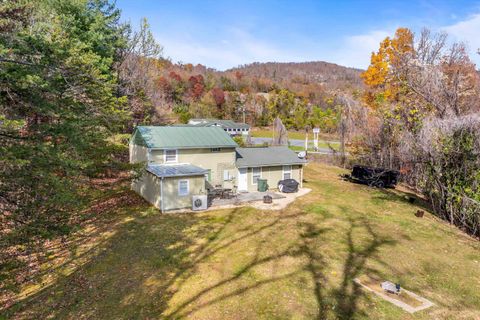 A home in LURAY