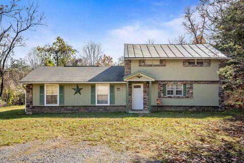 A home in LURAY