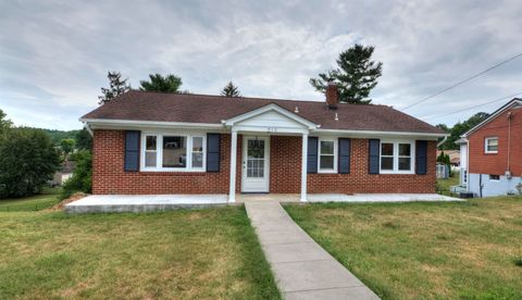 A home in STAUNTON