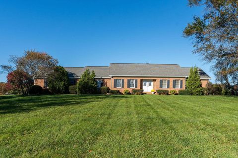 A home in WAYNESBORO