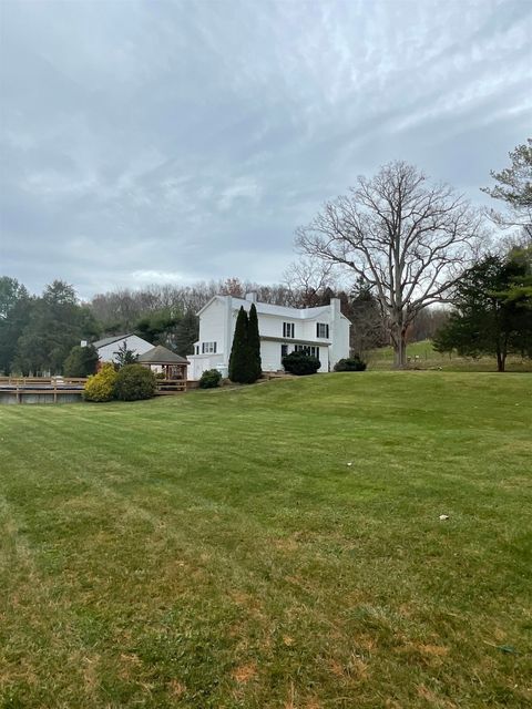 A home in STAUNTON