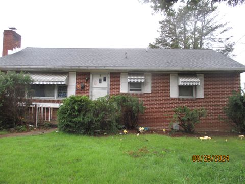 A home in WAYNESBORO