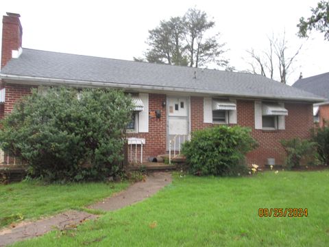 A home in WAYNESBORO