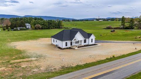 A home in WAYNESBORO