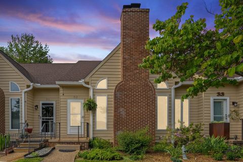 A home in STAUNTON