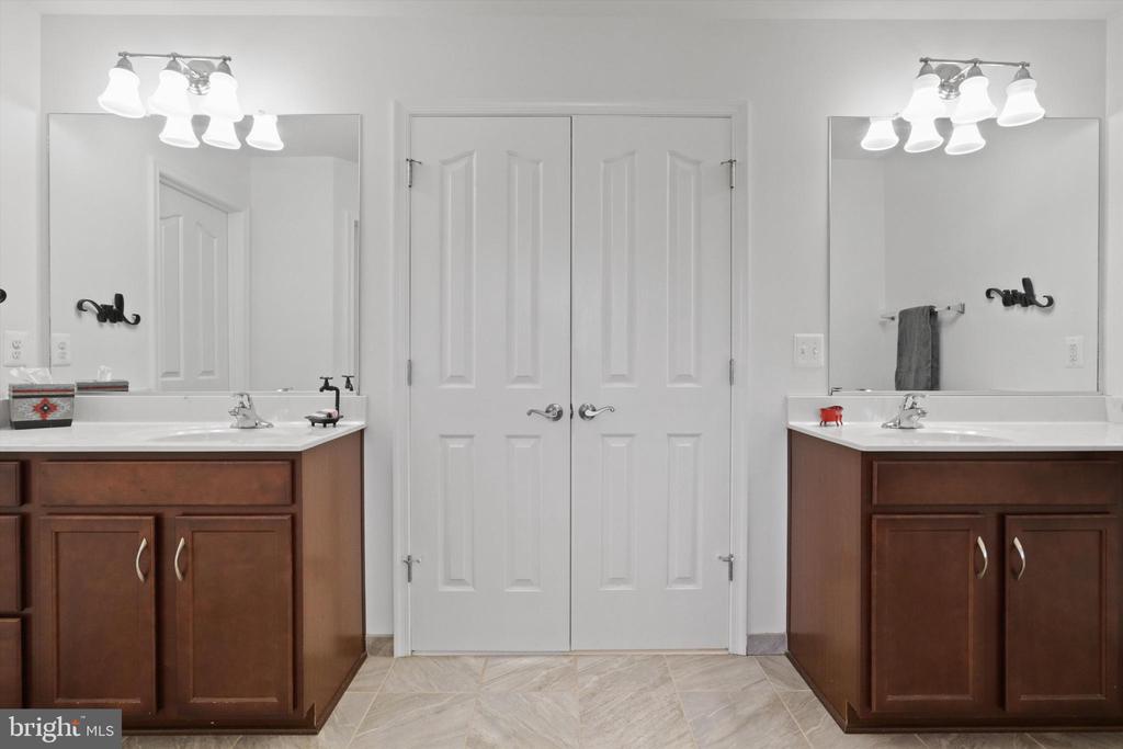 Spotsylvania, Virginia 22553, United States, 4 Bedrooms Bedrooms, ,4 BathroomsBathrooms,Residential,Pending,32669