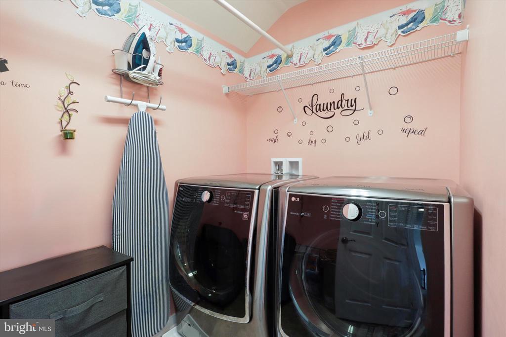 Spotsylvania, Virginia 22553, United States, 4 Bedrooms Bedrooms, ,4 BathroomsBathrooms,Residential,Pending,32669