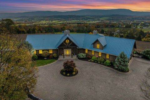 A home in ROCKINGHAM