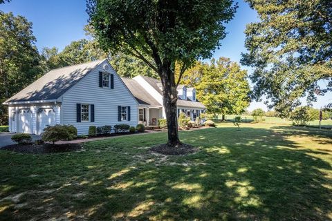 A home in MCGAHEYSVILLE