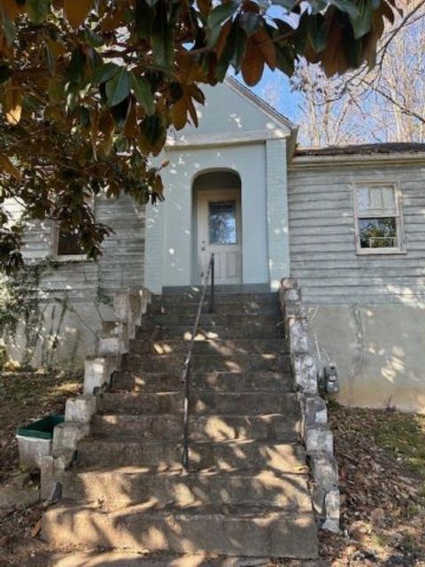 A home in STAUNTON