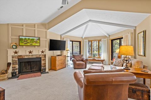 A home in MCGAHEYSVILLE