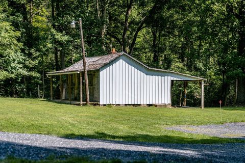 A home in MOUNT SOLON