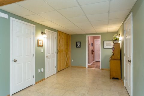 A home in MCGAHEYSVILLE