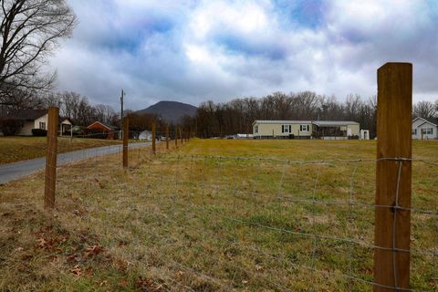 A home in GROTTOES