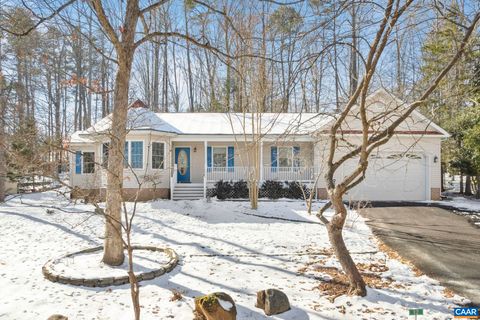 A home in PALMYRA