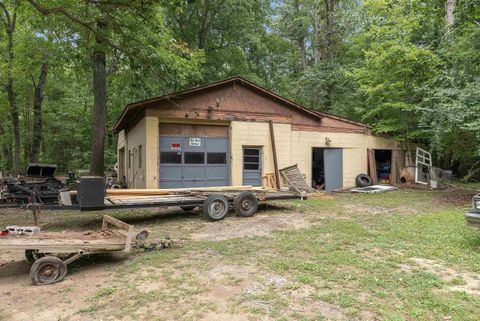 A home in WAYNESBORO