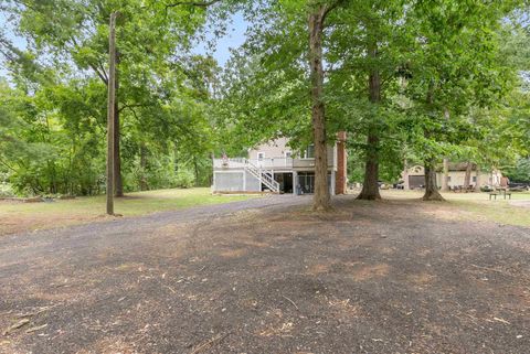 A home in WAYNESBORO