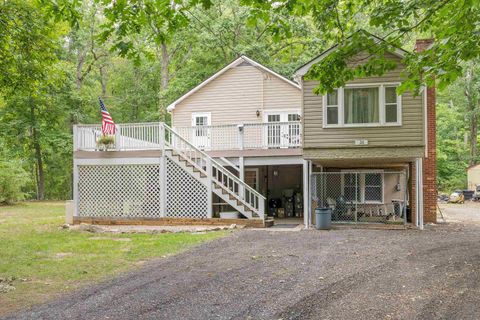 A home in WAYNESBORO