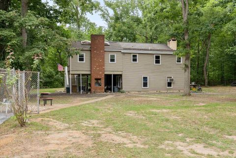 A home in WAYNESBORO