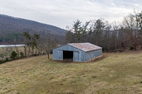 A home in BROADWAY