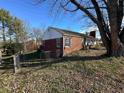 A home in WAYNESBORO