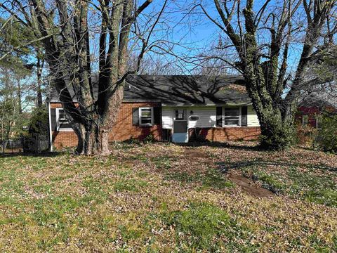 A home in WAYNESBORO