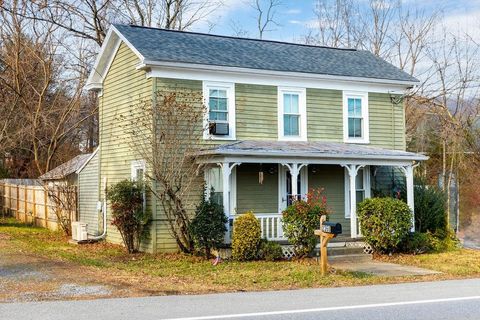 A home in MOUNT SIDNEY