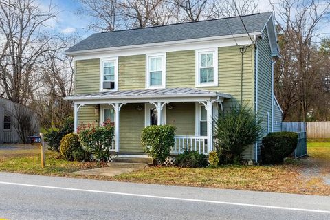 A home in MOUNT SIDNEY