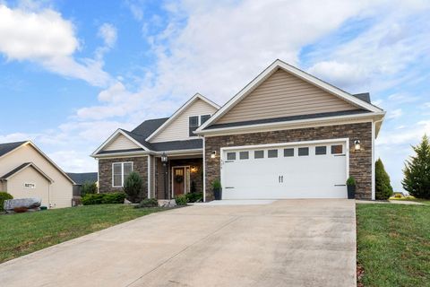 A home in WAYNESBORO