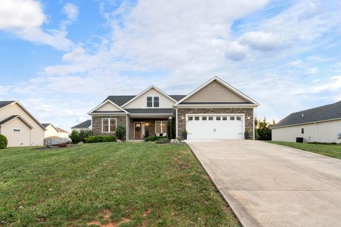 A home in WAYNESBORO